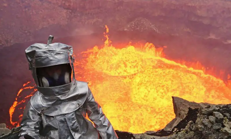 10 Cosas que te pasarían si caes en un volcán
