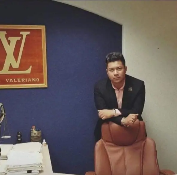 El Licenciado Valeriano y los memes por el logo de Louis Vuitton