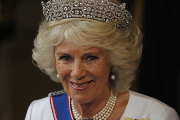 9 Escándalos que tuvo la relación entre el Príncipe Charles y su “AMANTE” Camilla Parker-Bowles