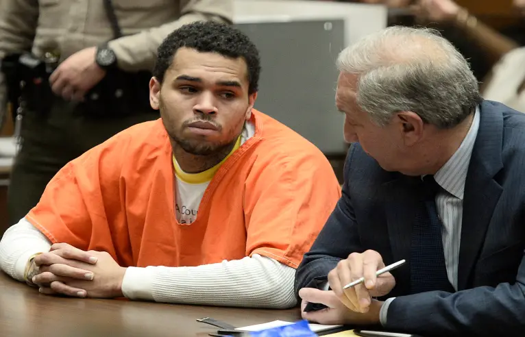 14 Escándalos de Chris Brown, el rapero más violento de todos