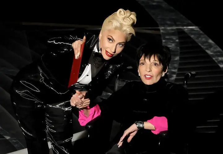 10 Datos para entender el hermoso momento que sucedió entre Liza Minnelli y Lady Gaga