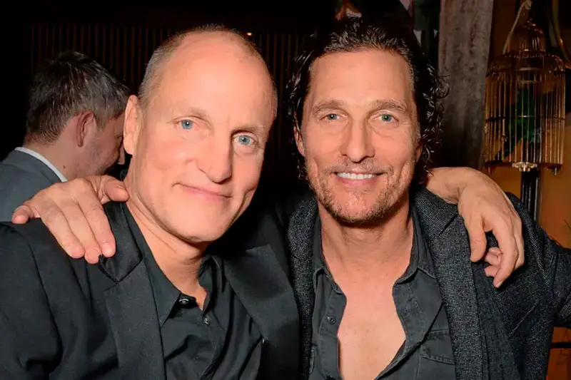Matthew McConaughey reveló que Woody Harrelson podría ser su hermano biológico: 7 Curiosidades