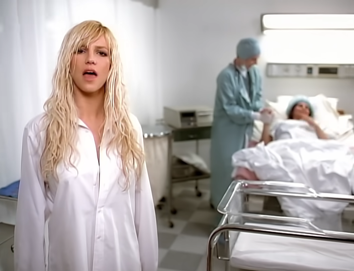 7 Puntos para entender la TEORÍA del aborto de Britney en el video ‘Everytime’