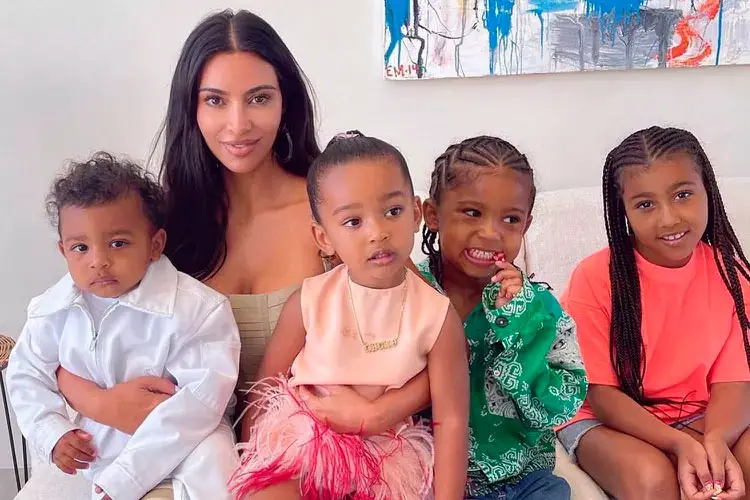 Kim Kardashian se queja de la durísima vida que tiene como ‘Mamá Soltera’