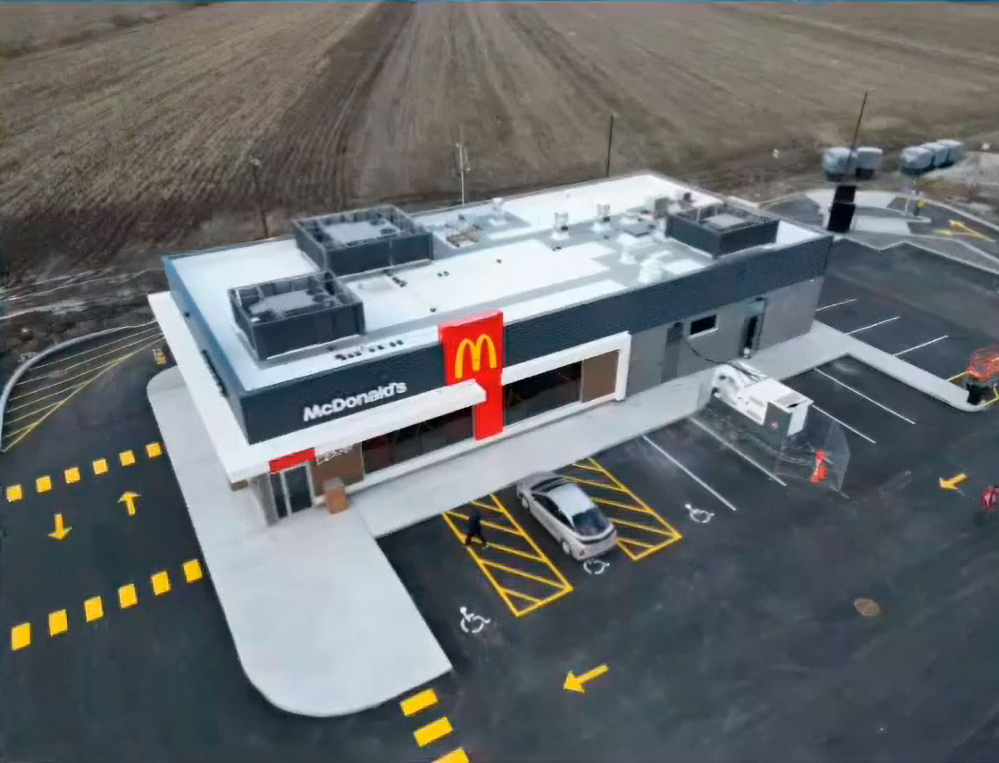 Se abrió un McDonalds  en medio de la nada y la gente ya tiene ‘Teorías Conspirativas’