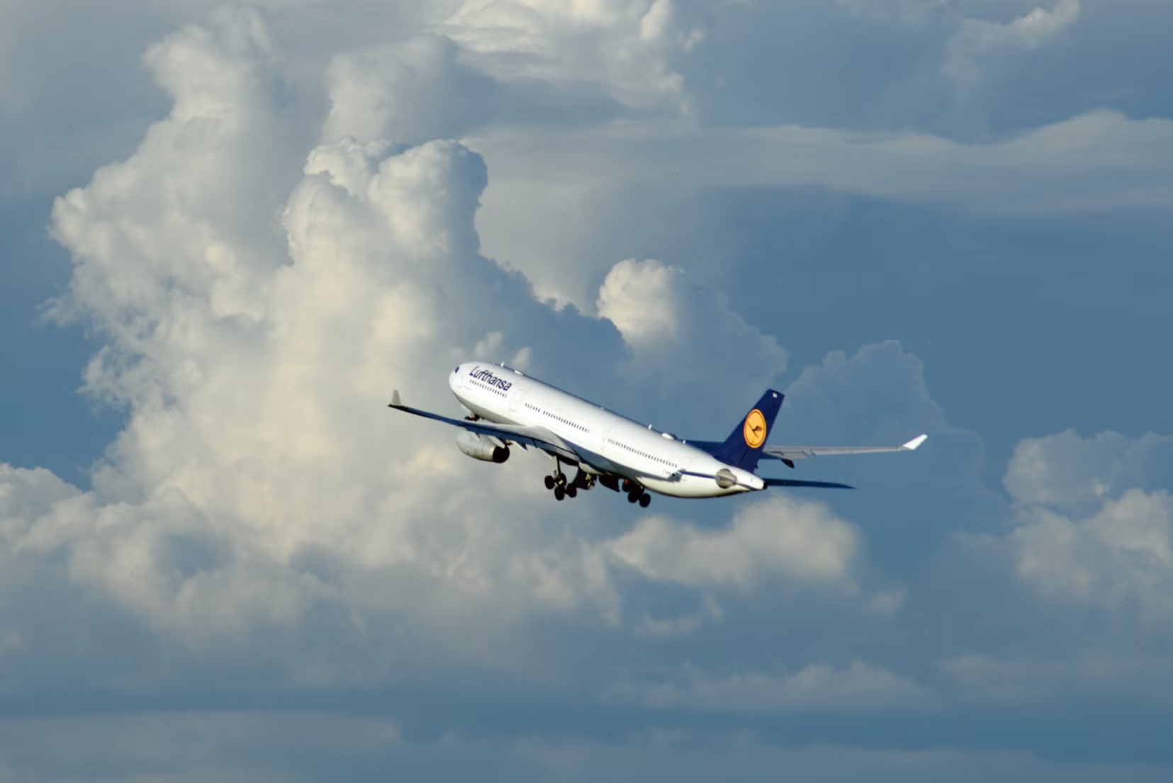6 Datos Espeluznantes del avión que voló ‘Sin Piloto’ por 10 minutos en España