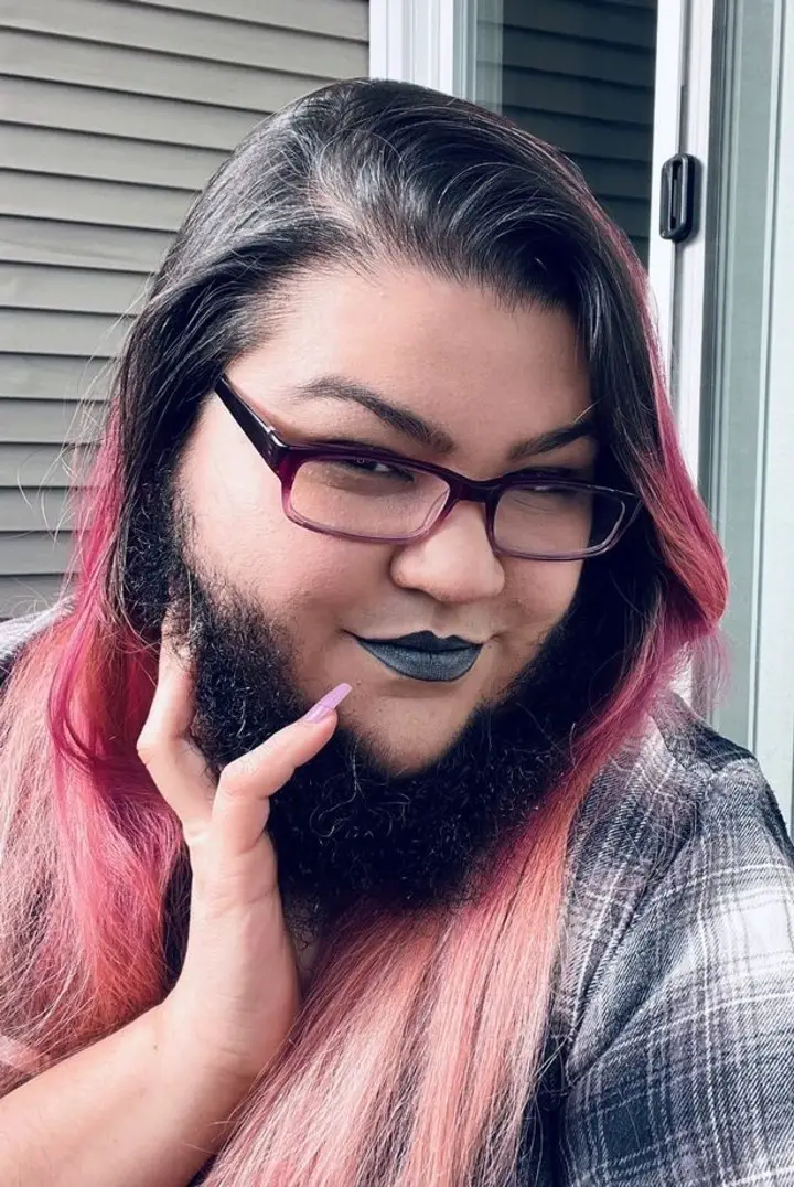 6 Datos de la “Influencer con Barba” y como disimulaba antes de dejar de afeitarse