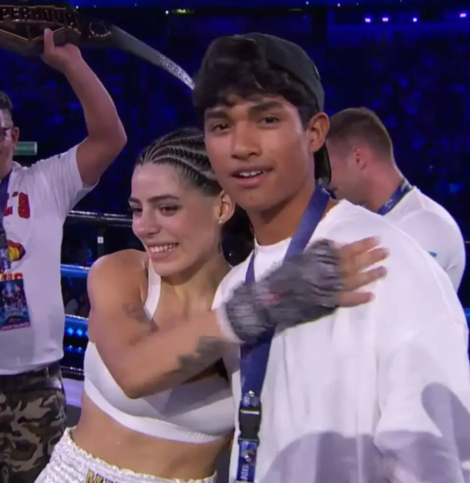 5. Angel Avid se subió al ring tras la victoria