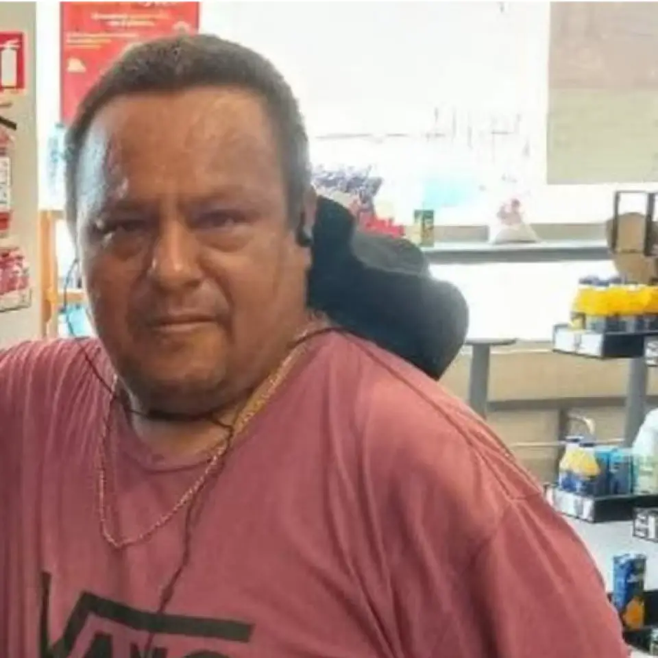 2. Se dio cuenta y tiró la botella