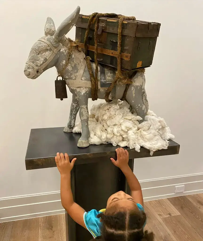 3. Encontraron que Serena tiene una escultura de algodón en su casa