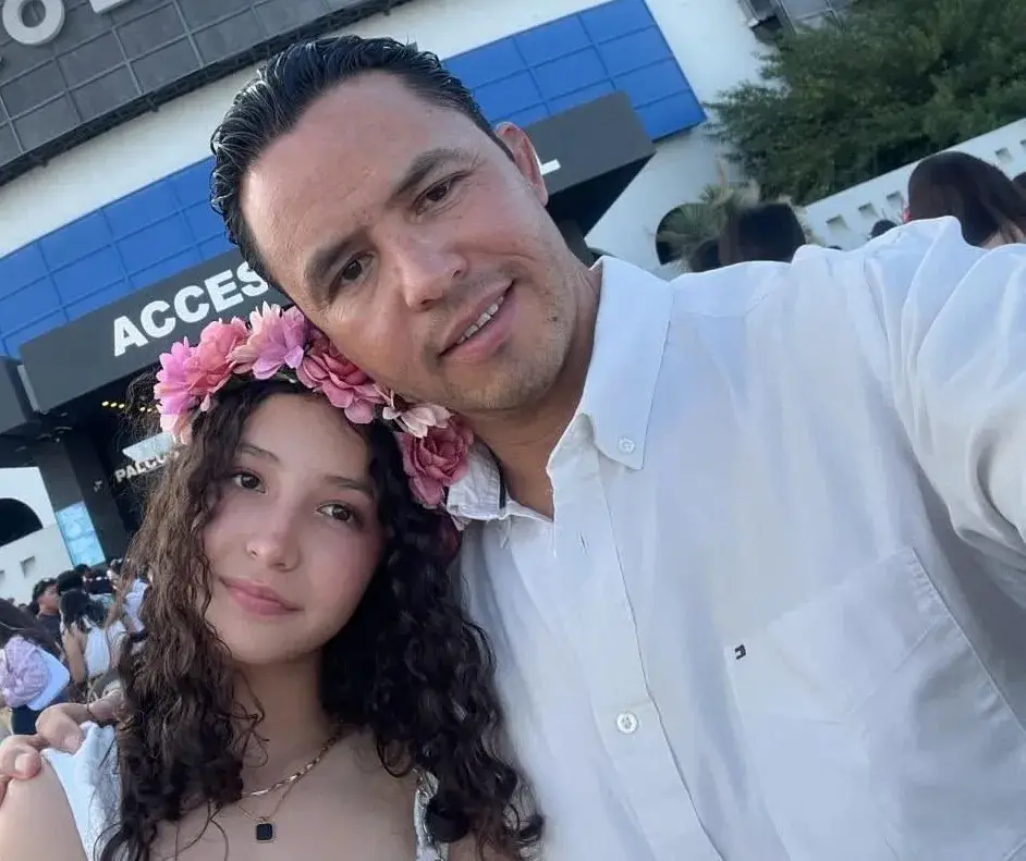 4. El padre notó algo extraño en su pecho