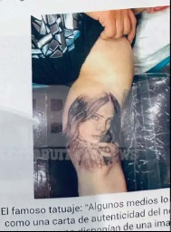 2. Publicó fotos inéditas del tatuaje de Belinda