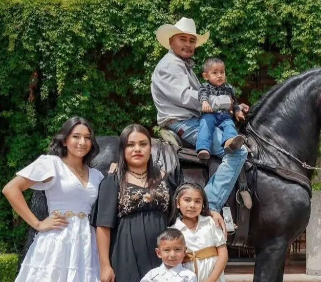 3. Llamó a su esposa para despedirse