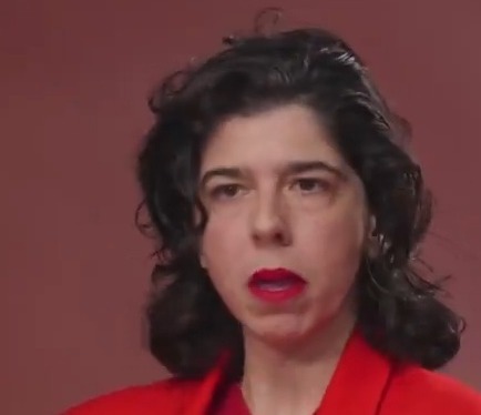 3. "La familia es un lugar de dolor y violencia"