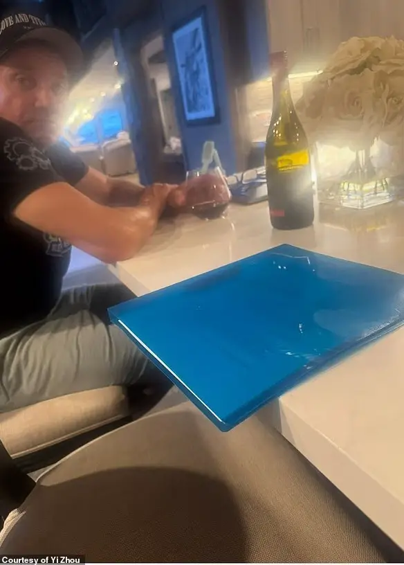 3. "Tuve que encerrarme en el baño porque se puso violento"