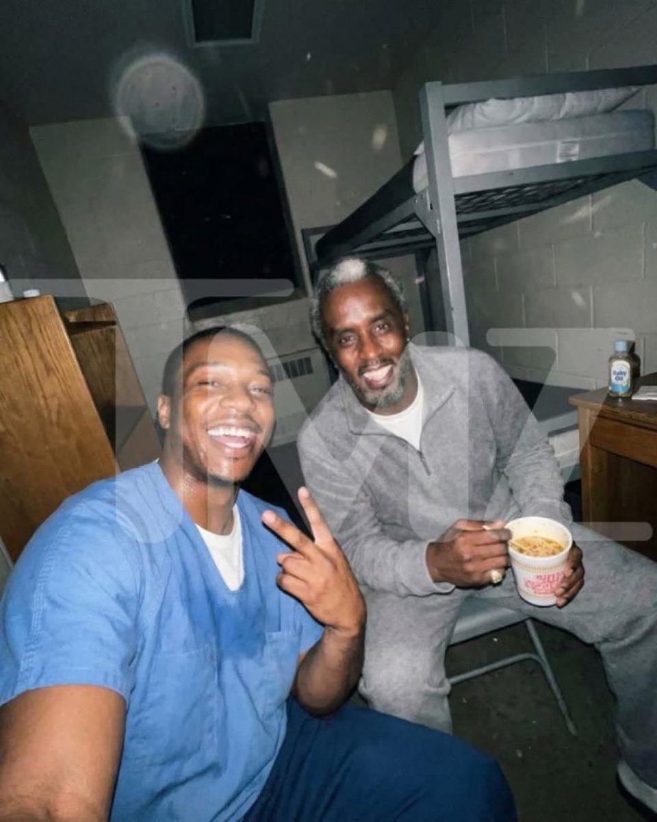 5. Le hicieron una foto IA con Maruchan y "aceite de bebé"