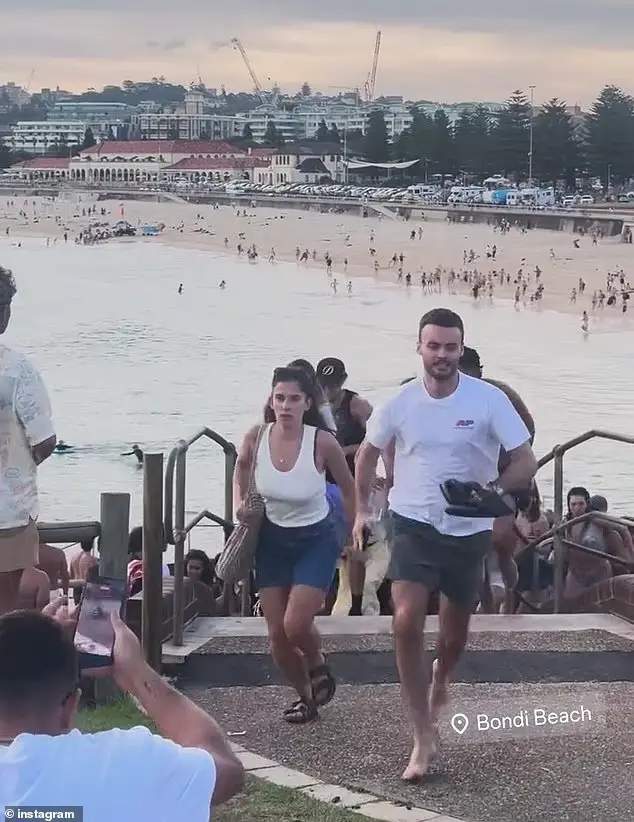 3. Las personas corrieron al océano para escapar