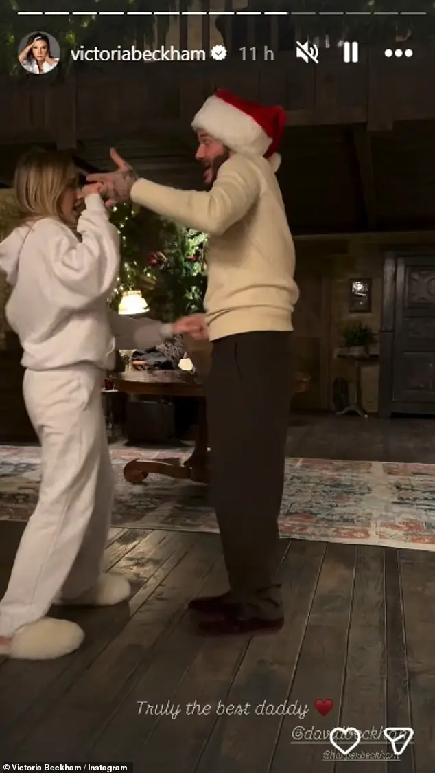 2. Sus padres le enviaron un "mensaje bailando"