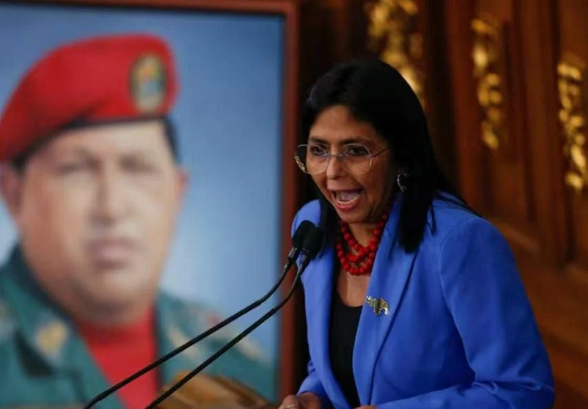 3. El decreto le da poder "casi total" del país